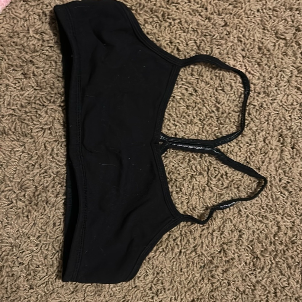 Ivivvia BY LULULEMON!!!